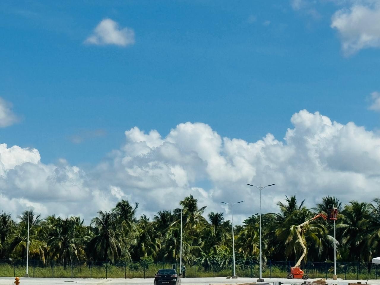 Caso de Estudio: Sistema de Alumbrado Solar para Carretera Rural en Trinidad y Tobago